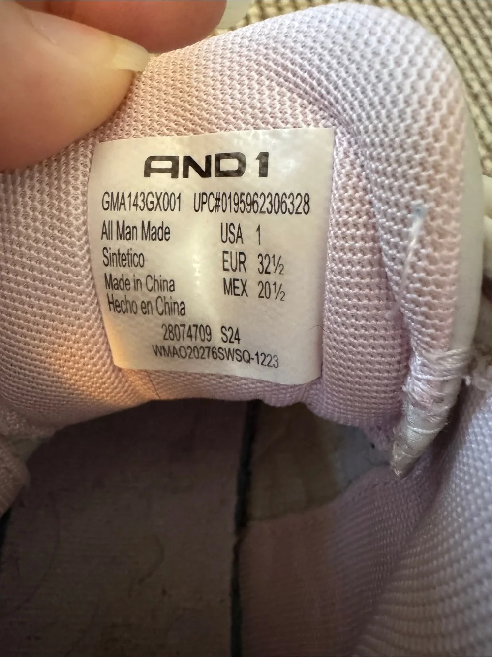 Kids White and Pink Basketball Sneakers - size 1Y